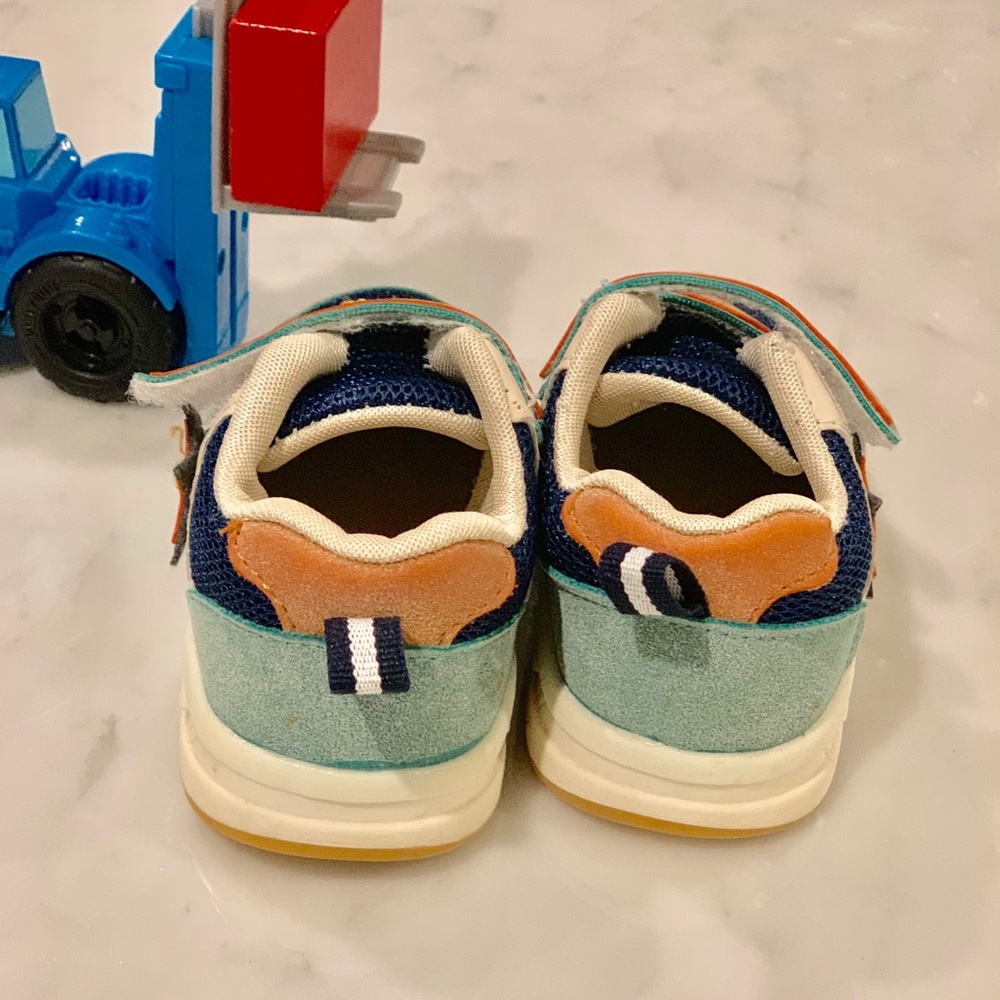 Ultra Suede Star Sneakers Size 6.5 - Picture 3 of 6